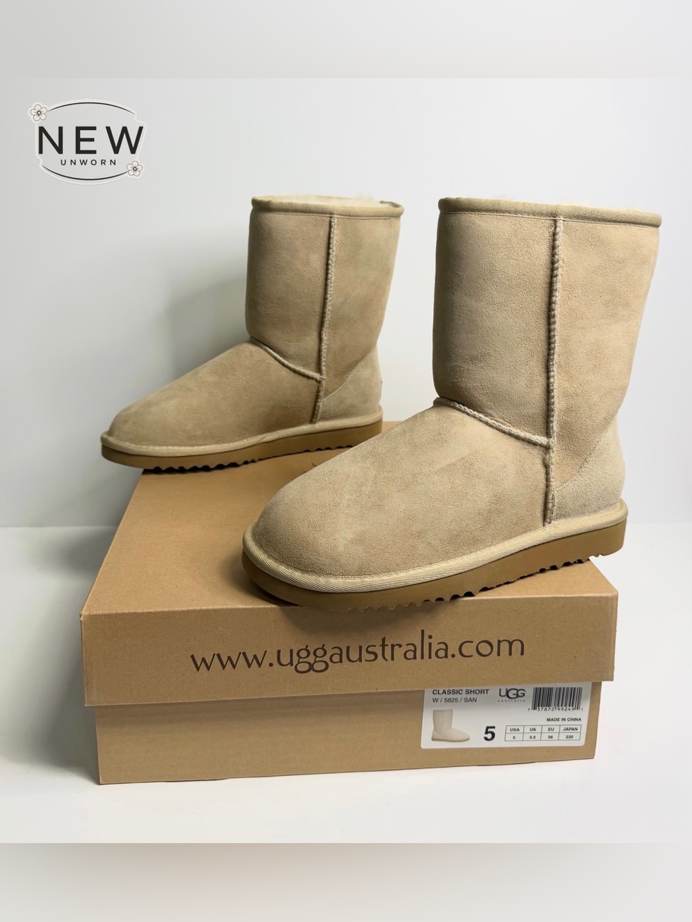 NEW UGG CLASSIC SHORT BOOT SAND Size 5M in original Box
